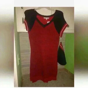 Made for me to Look Amazing Women's Sweater Dress & Beanie Red & Black Size L